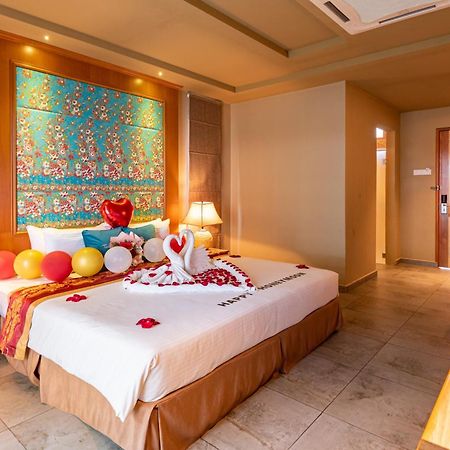 Tasik Villa International Resort Port Dickson Extérieur photo Deluxe Room