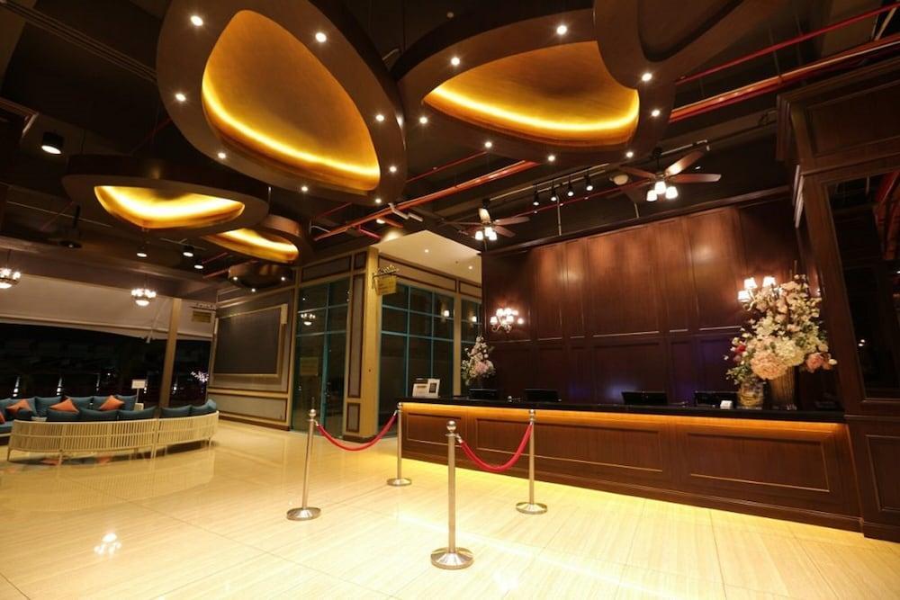 Tasik Villa International Resort Port Dickson Extérieur photo Lobby