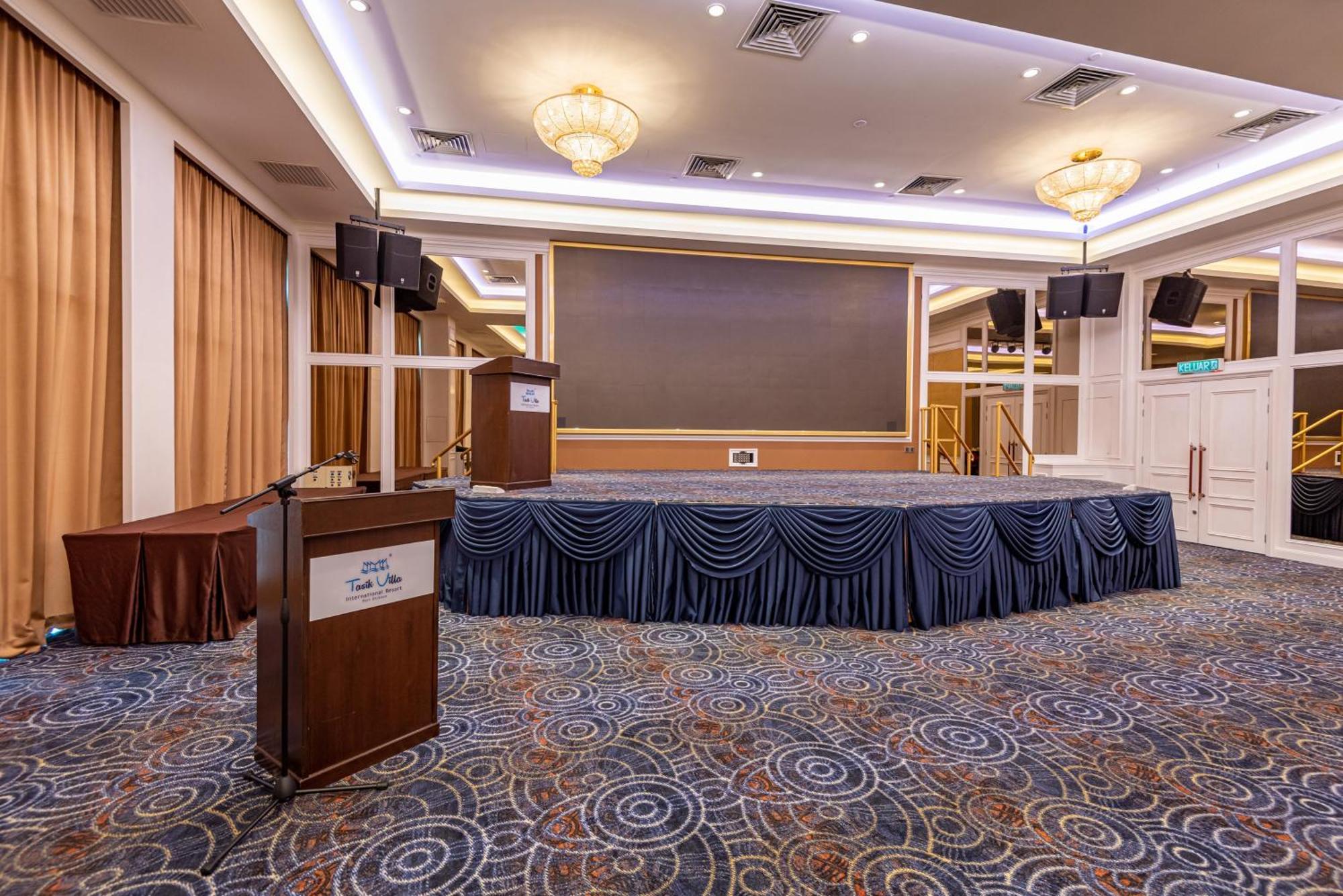 Tasik Villa International Resort Port Dickson Extérieur photo The ballroom of the hotel