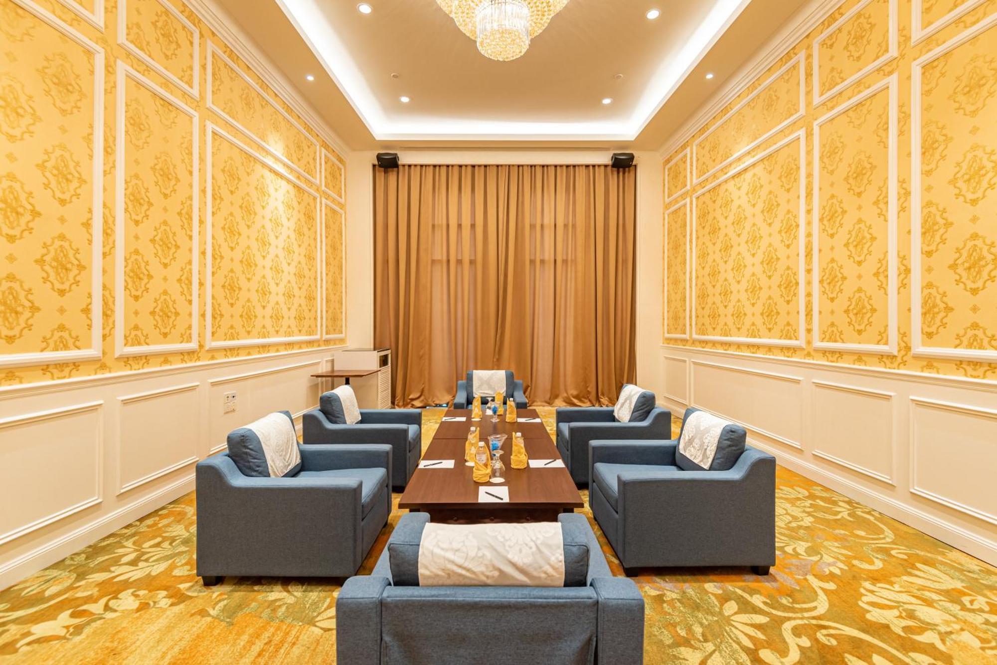 Tasik Villa International Resort Port Dickson Extérieur photo Meeting room
