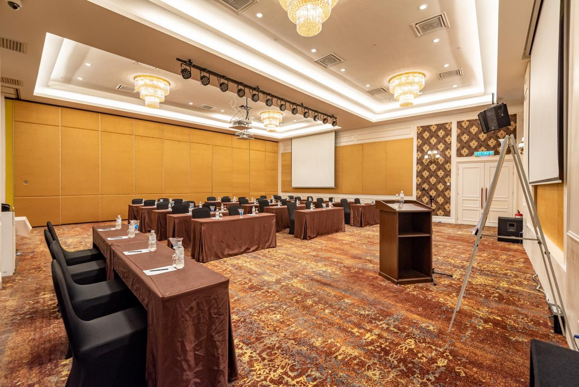 Tasik Villa International Resort Port Dickson Extérieur photo Meeting room