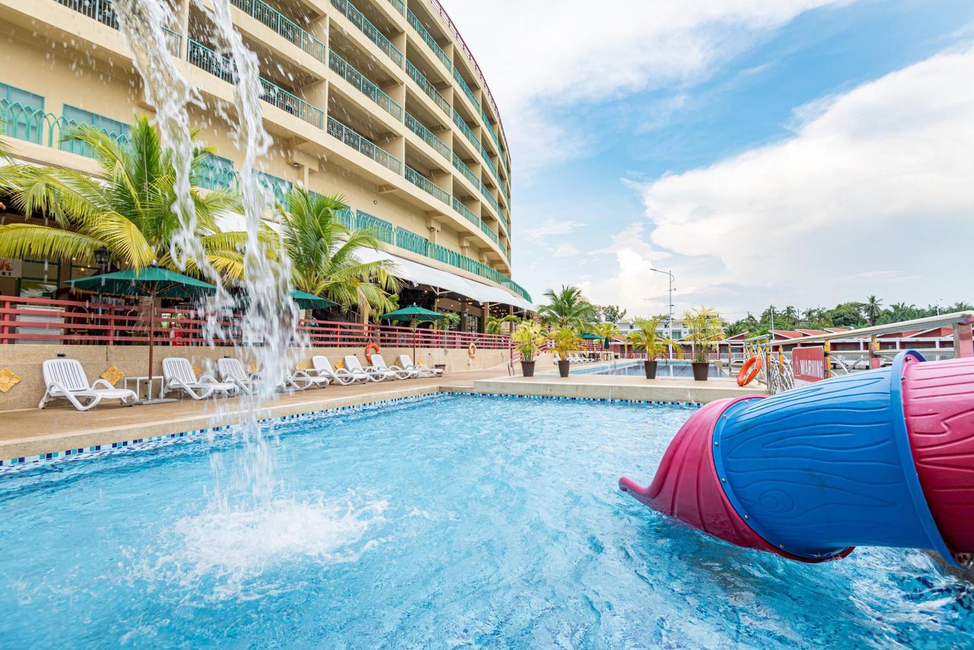 Tasik Villa International Resort Port Dickson Extérieur photo Waterpark