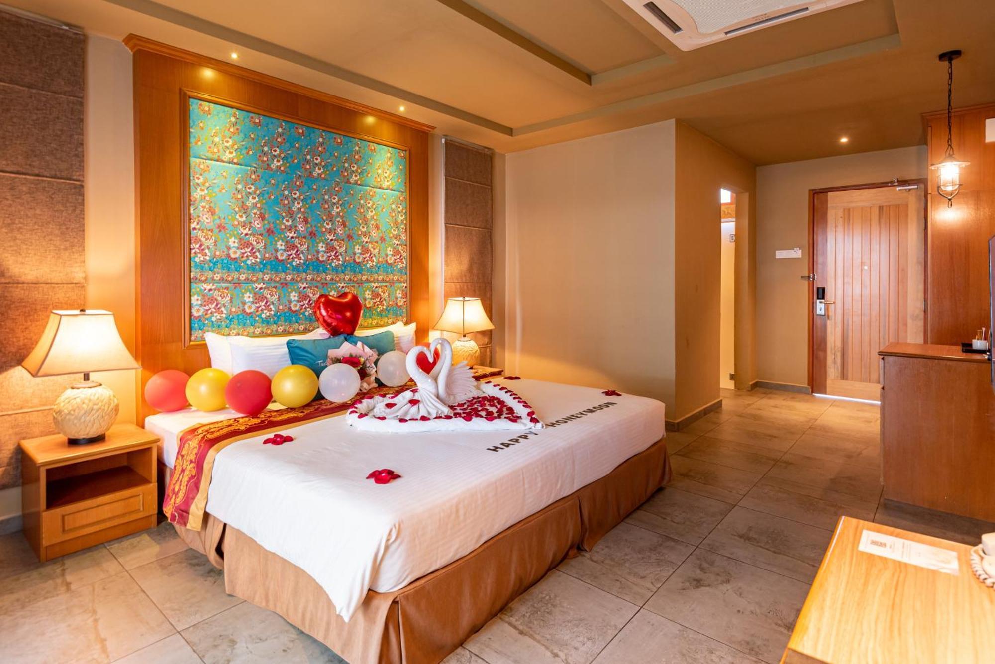 Tasik Villa International Resort Port Dickson Extérieur photo Deluxe Room