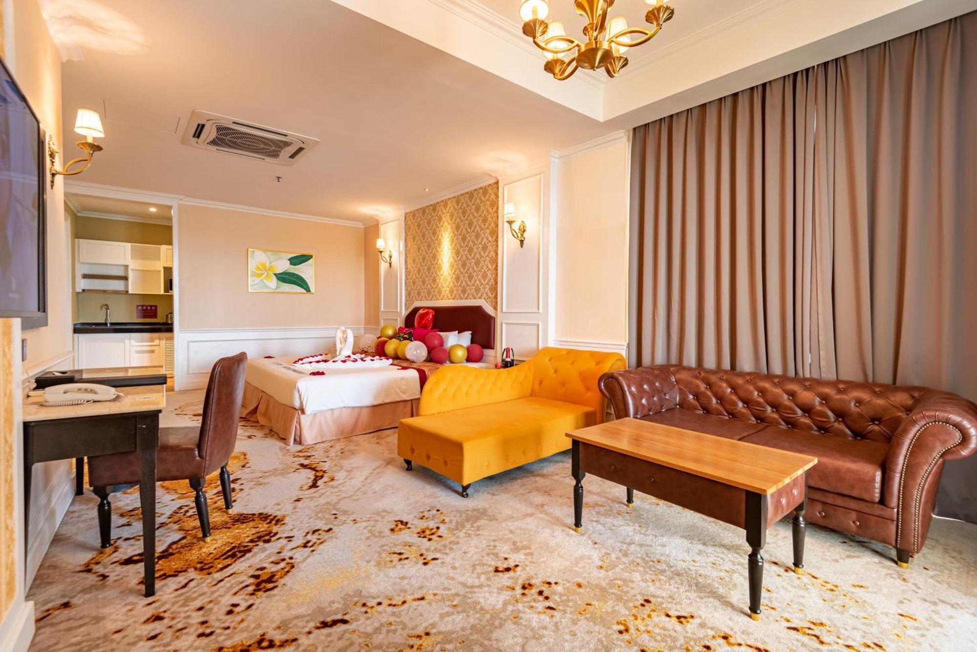 Tasik Villa International Resort Port Dickson Extérieur photo Suite room