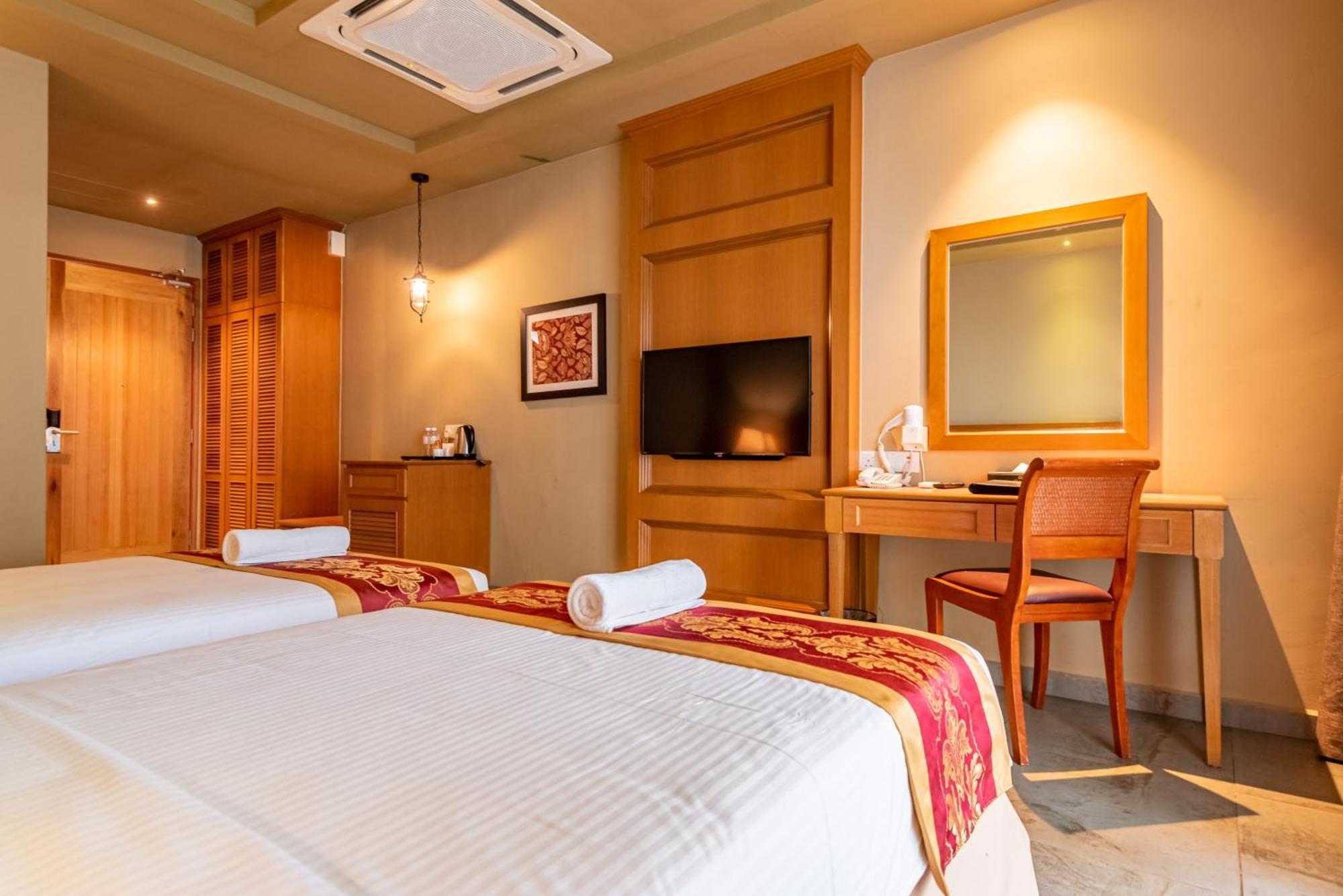 Tasik Villa International Resort Port Dickson Extérieur photo Deluxe Room