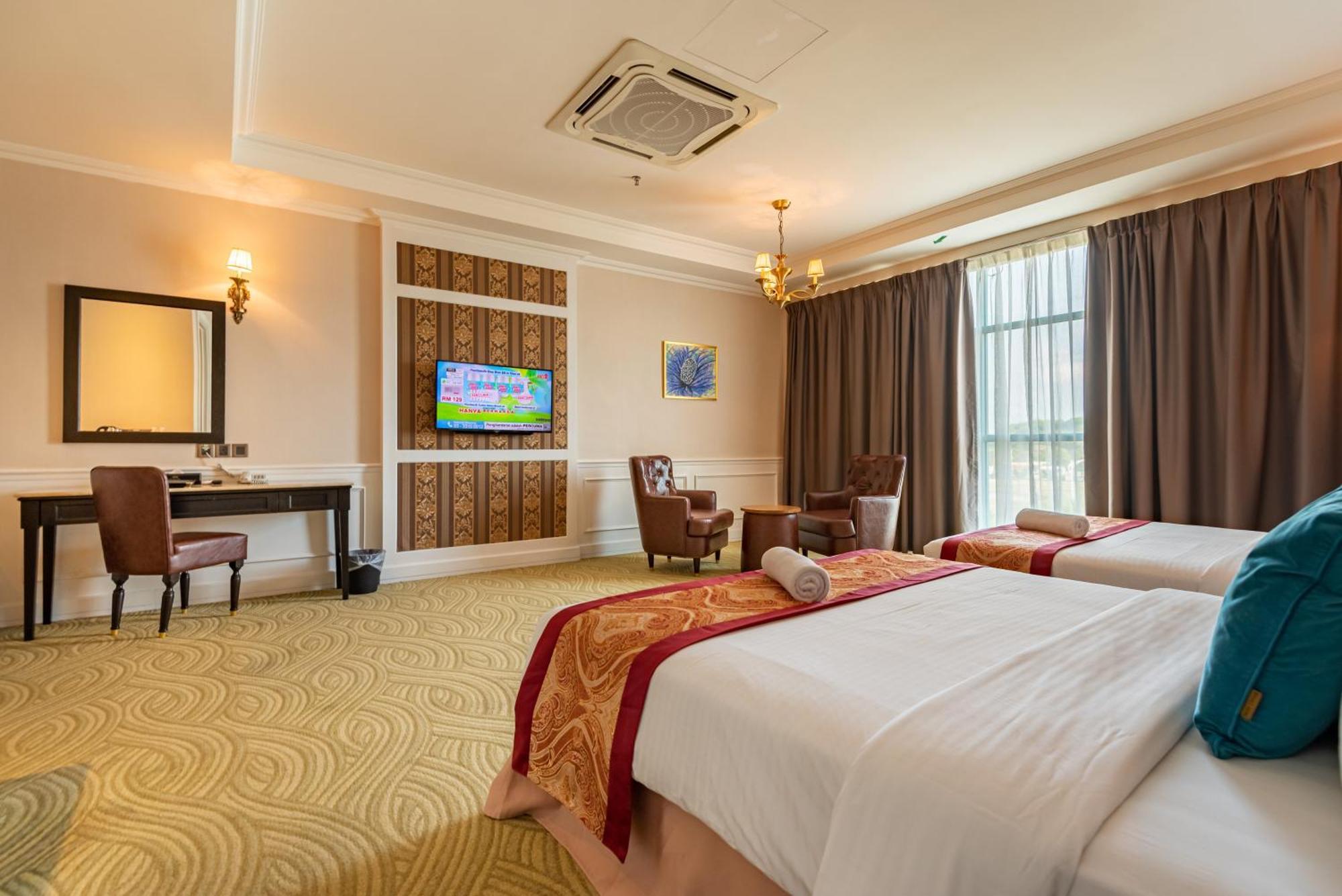 Tasik Villa International Resort Port Dickson Extérieur photo Deluxe Family Room