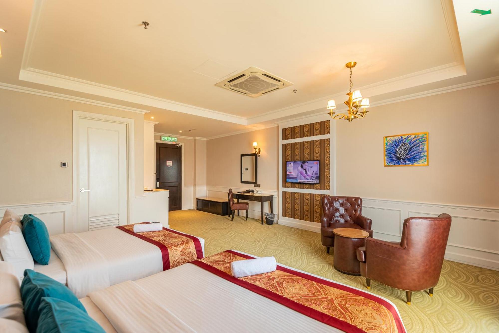 Tasik Villa International Resort Port Dickson Extérieur photo Deluxe Room